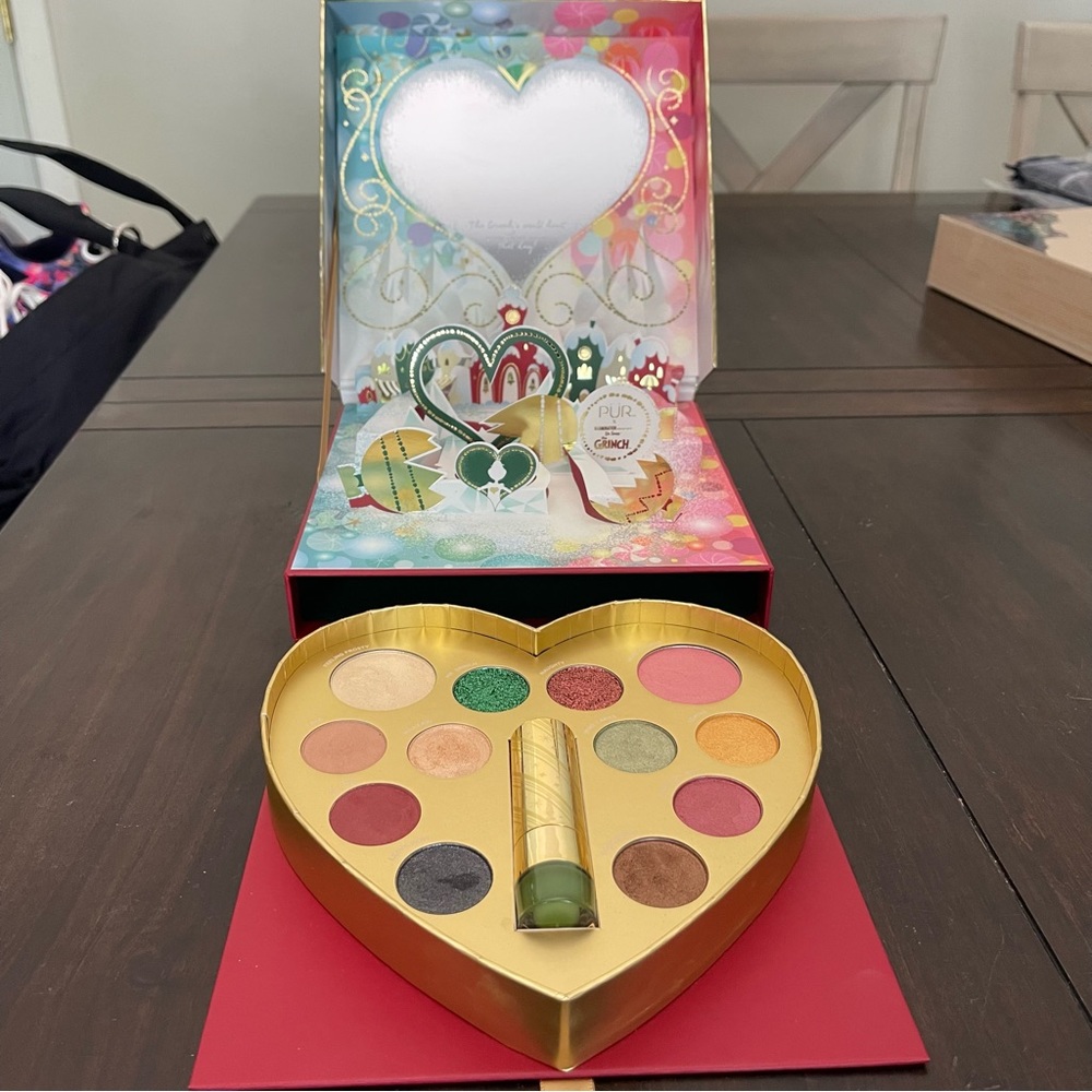 PUR x Dr. Seuss’ The Grinch Makeup Box Set
